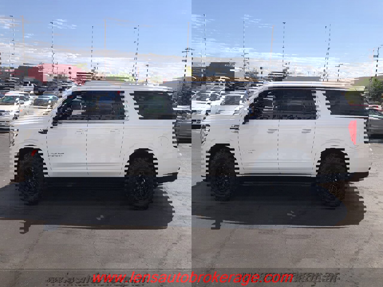 Used 2022 GMC Yukon XL SLE w/ Gmc Pro Safety Plus Package image 5