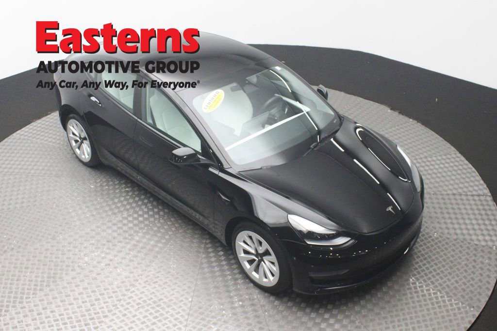 Used 2023 Tesla Model 3 Standard Range image 3