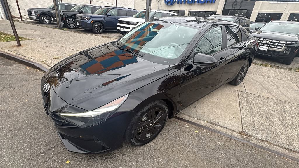 Certified 2022 Hyundai Elantra SEL