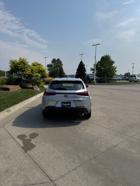 Used 2026 Lexus UX 300h AWD w/ Accessory Package (2T) image 5