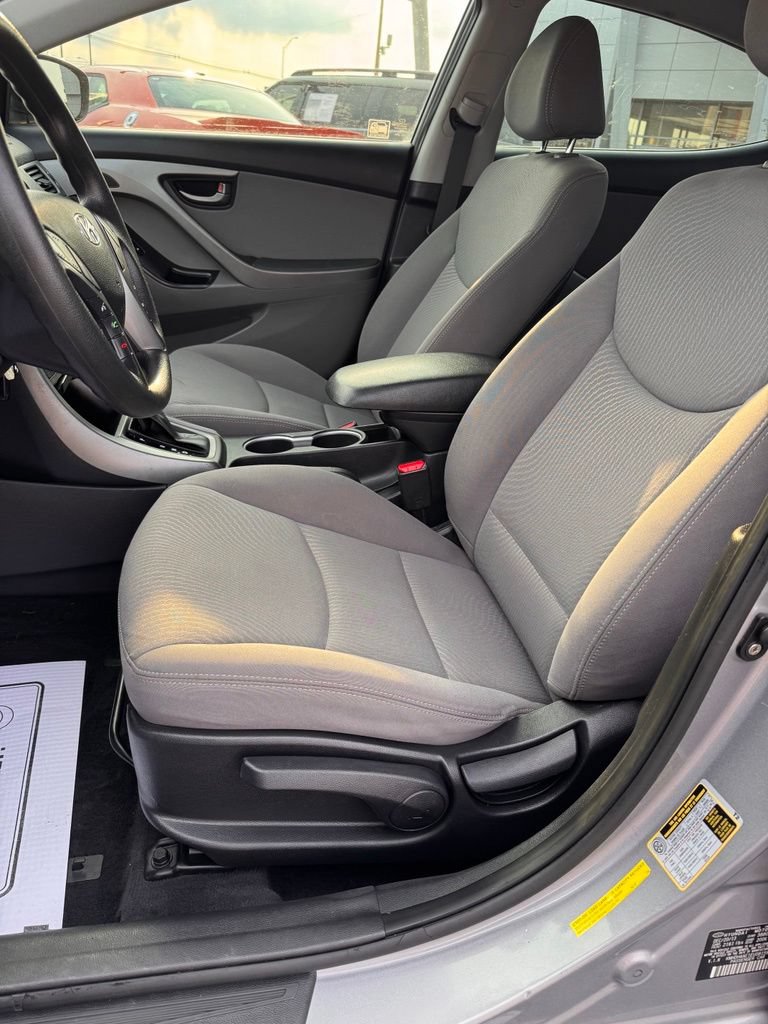 Used 2014 Hyundai Elantra SE w/ Option Group 02 FWD image 9