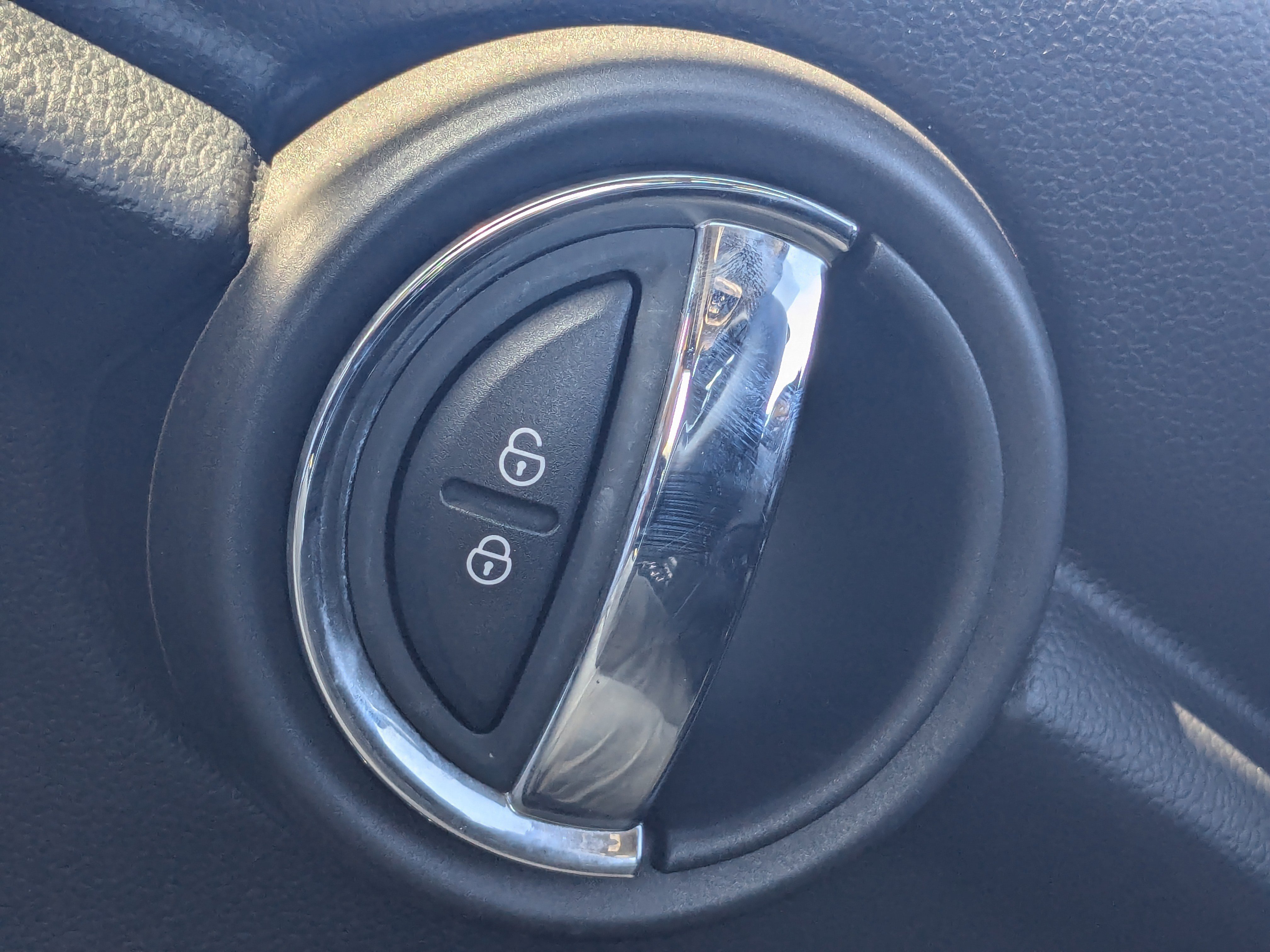 Used 2019 MINI Cooper Convertible image 35