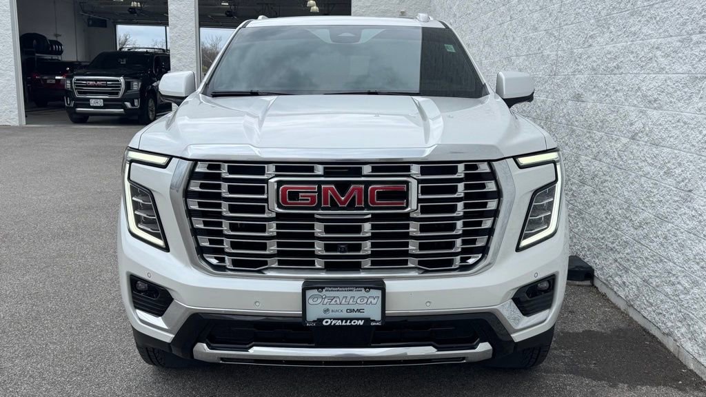 Used 2025 GMC Yukon Denali w/ Advanced Technology Package image 4