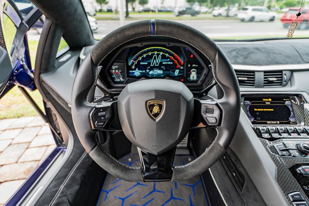 Used 2019 Lamborghini Aventador SVJ AWD/4WD image 26