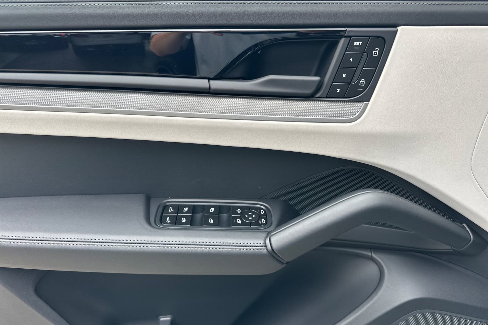 New 2026 Porsche Cayenne Coupe image 12