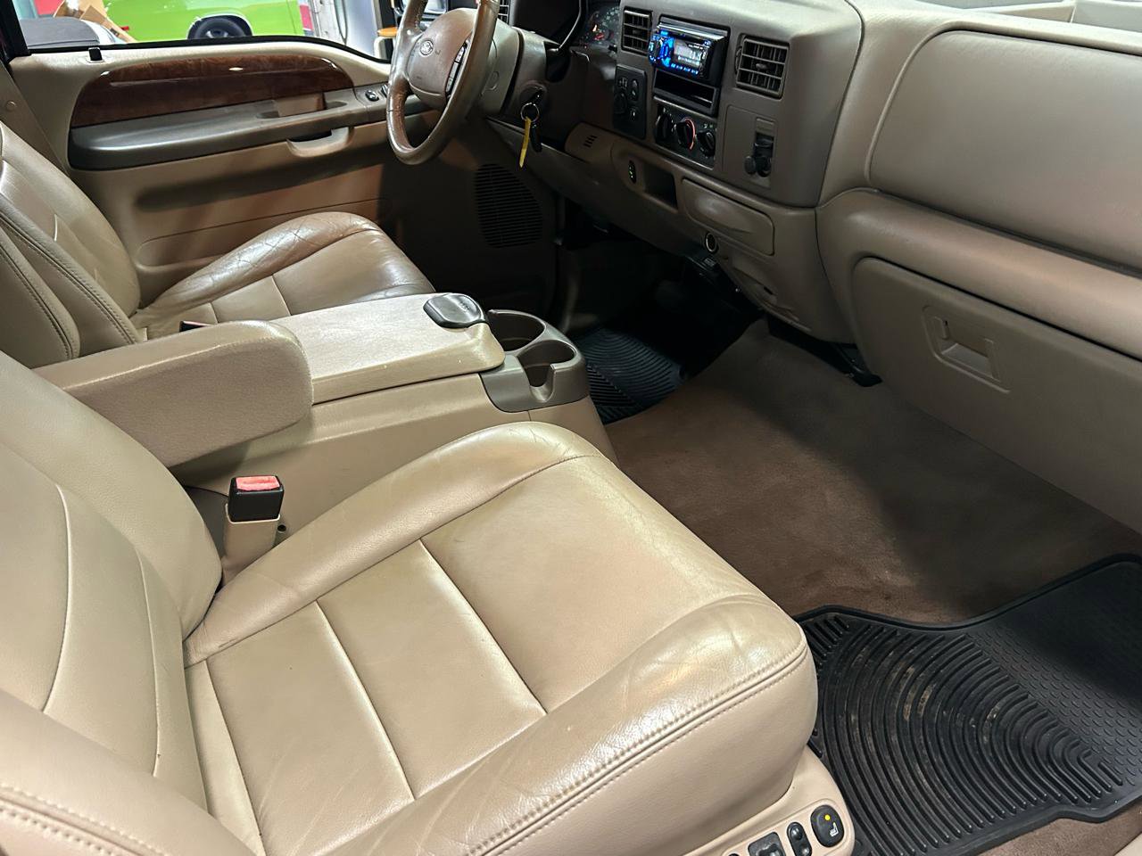 Used 2004 Ford F350 Lariat AWD/4WD image 14