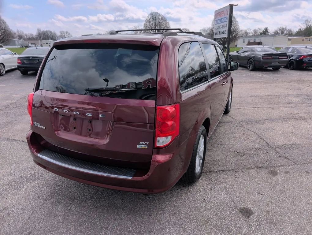 Used 2018 Dodge Grand Caravan SXT image 9