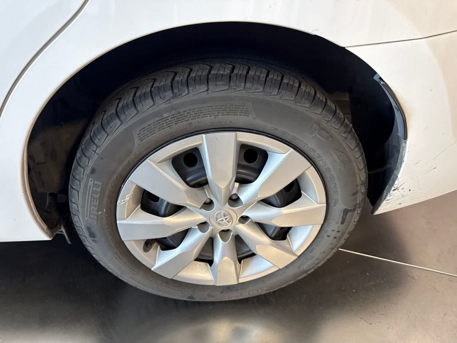 Used 2016 Toyota Corolla LE FWD image 9