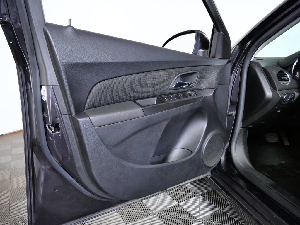 Used 2015 Chevrolet Cruze LTZ FWD image 15