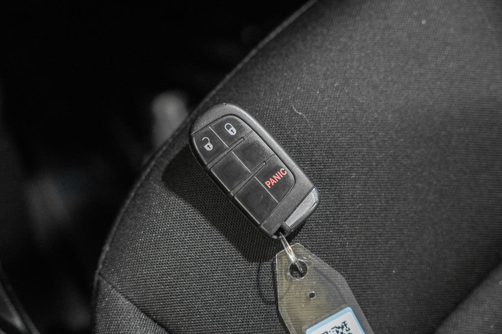 Certified 2018 Jeep Renegade Latitude AWD/4WD image 40