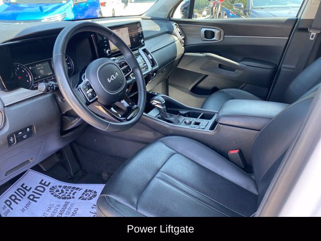 Used 2023 Kia Sorento EX w/ Panoramic Sunroof Package FWD image 6