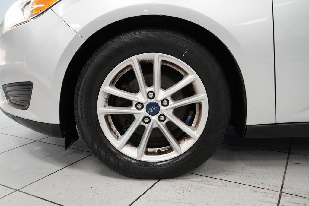 Used 2017 Ford Focus SE w/ SE Winter Package image 15