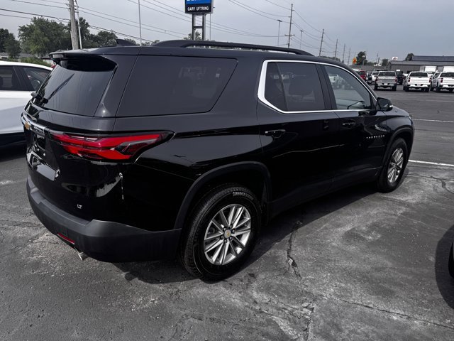 Used 2023 Chevrolet Traverse LT image 2