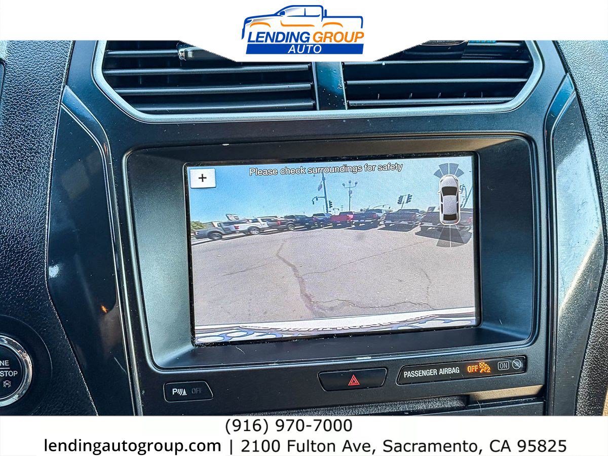 Used 2017 Ford Explorer XLT w/ Equipment Group 202A FWD image 23