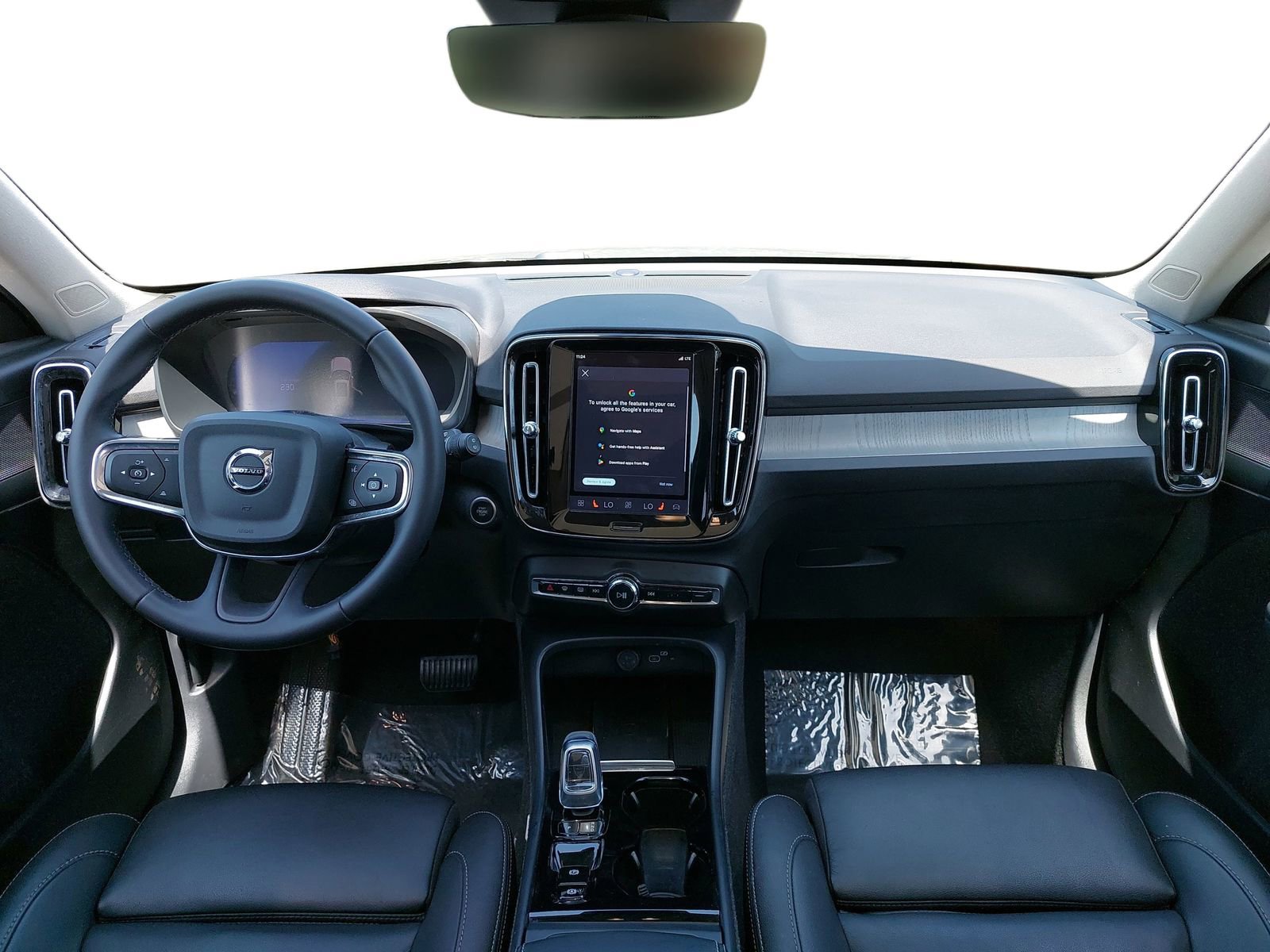 Used 2024 Volvo XC40 B5 Plus AWD/4WD image 9
