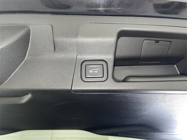 Certified 2023 GMC Acadia SLT w/ Elevation Edition image 17