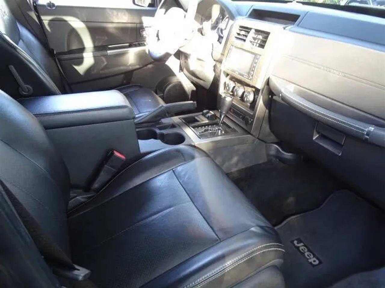 Used 2012 Jeep Liberty Limited w/ Comfort/Convenience Group image 30