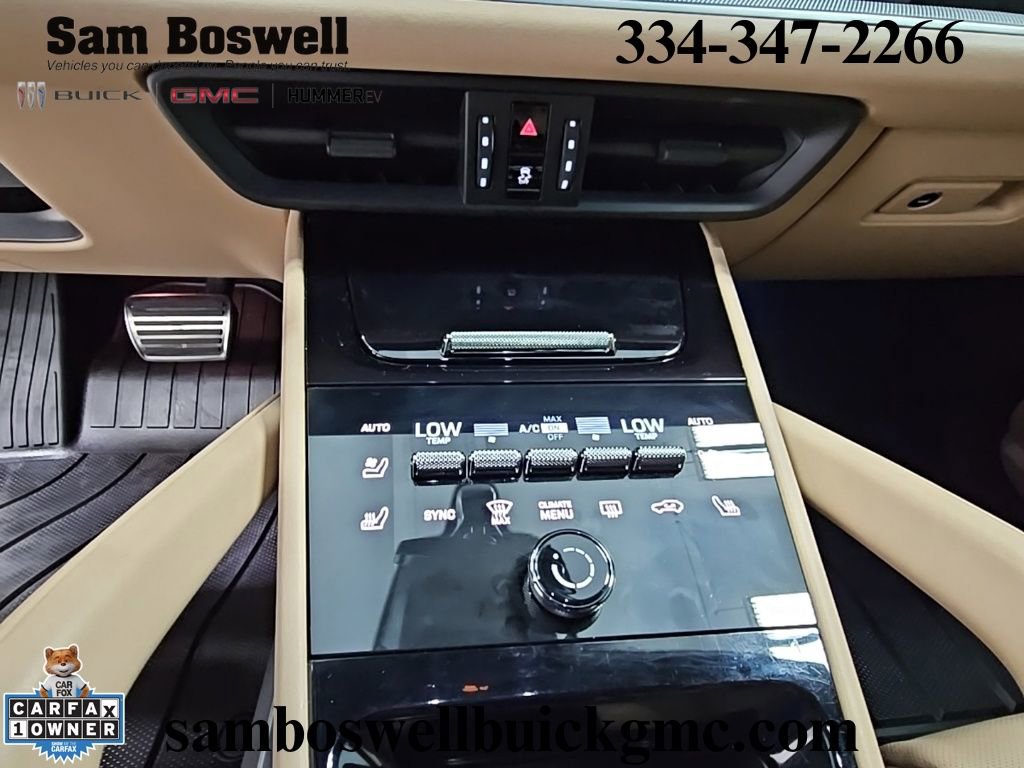 Used 2025 Porsche Cayenne Coupe image 18