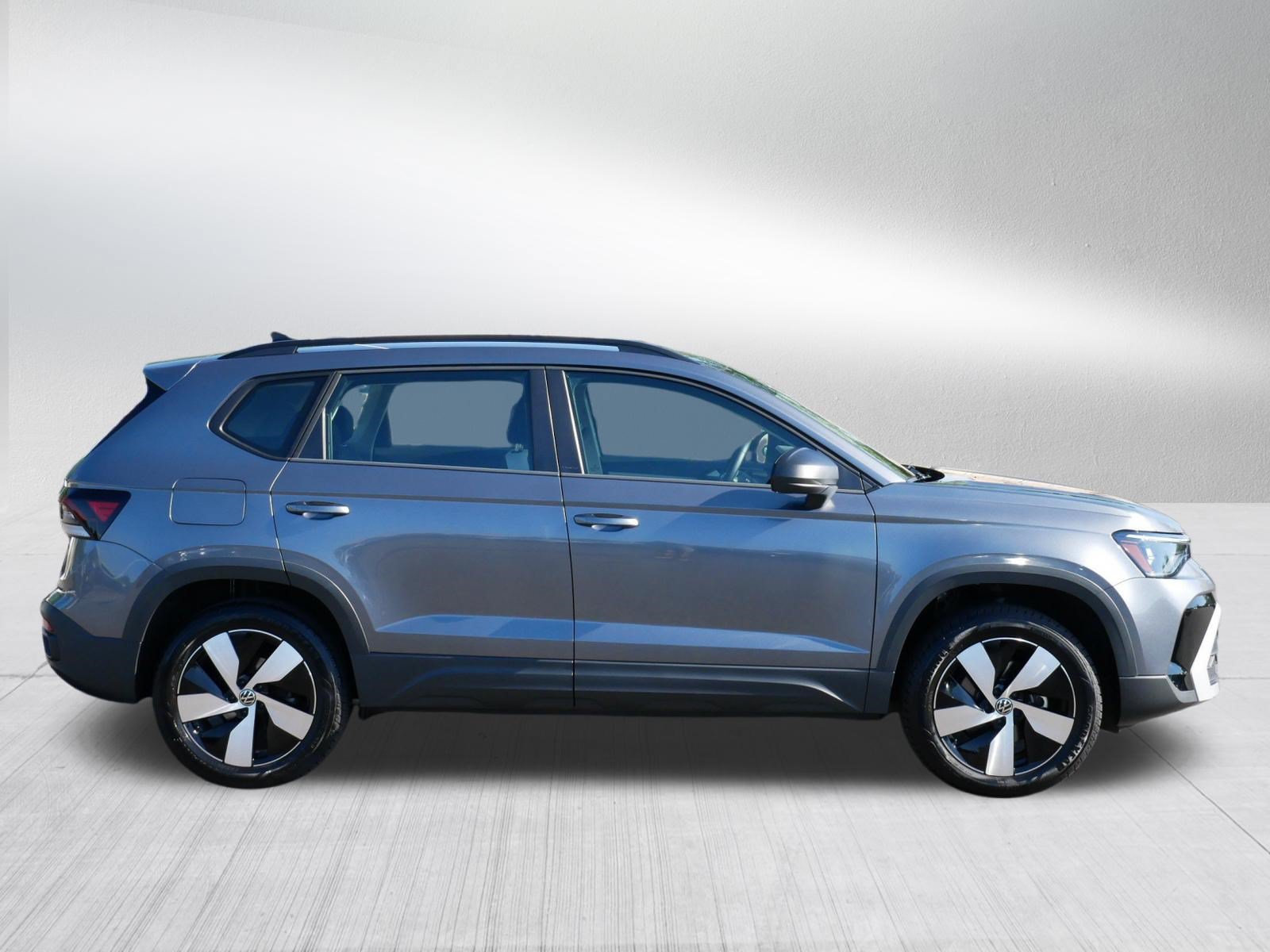 Used 2025 Volkswagen Taos S AWD/4WD image 8