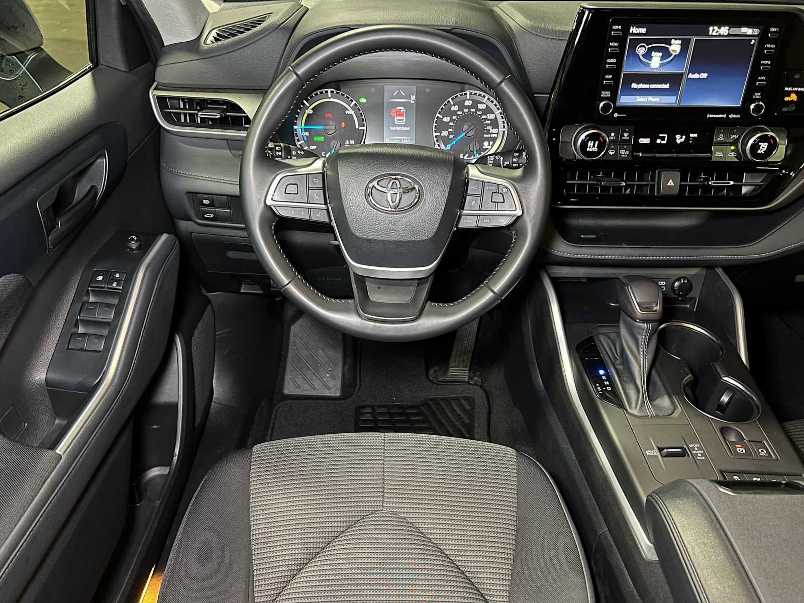Used 2022 Toyota Highlander LE image 41