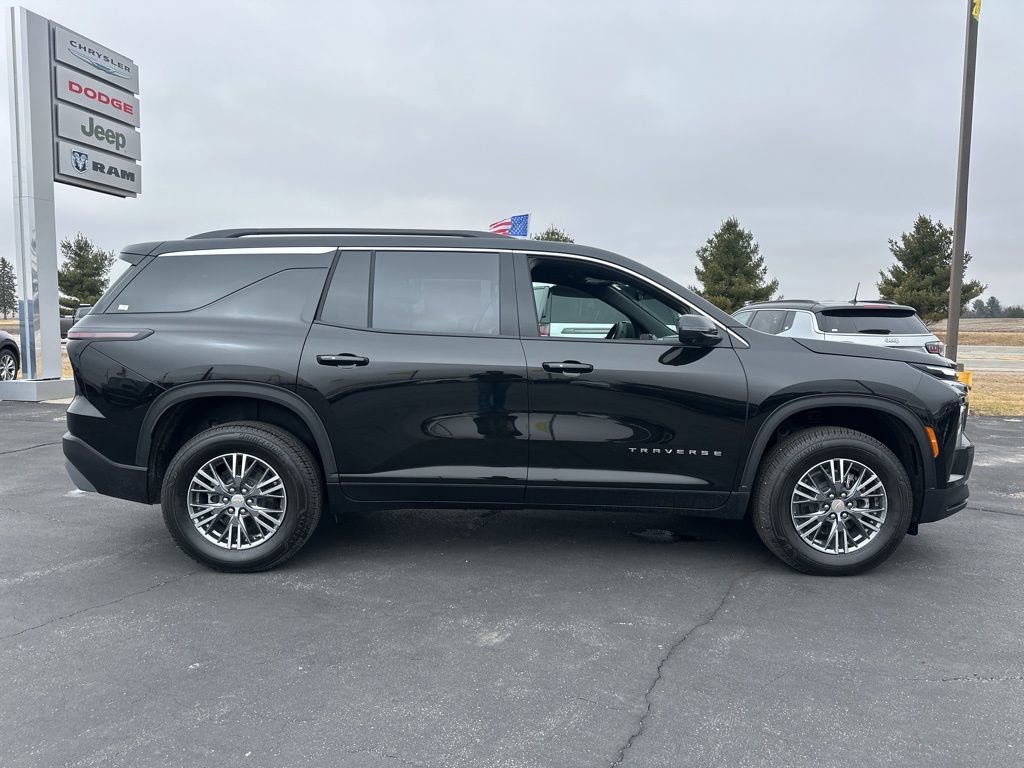 New 2026 Chevrolet Traverse LT w/ Driver Confidence Package AWD/4WD image 3