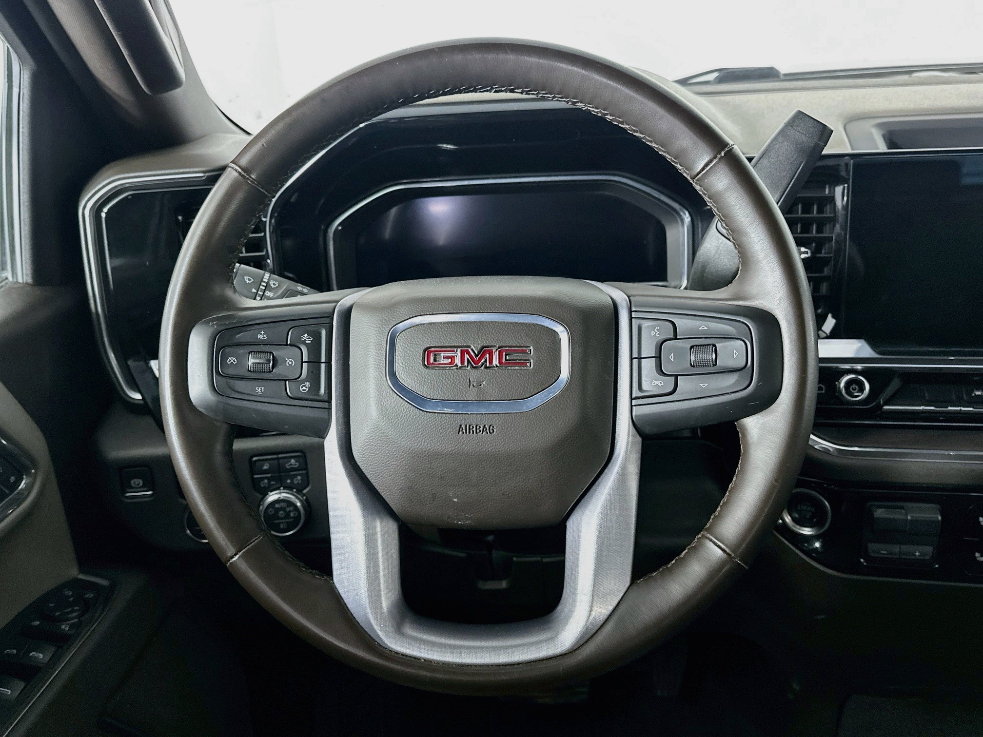 Used 2025 GMC Sierra 1500 SLT RWD image 17