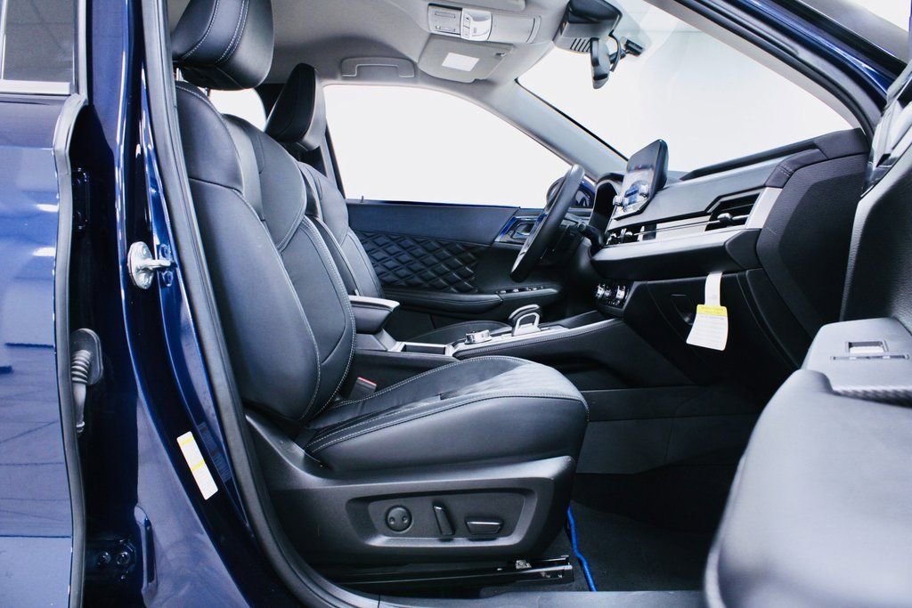 Used 2023 Mitsubishi Outlander SEL image 5