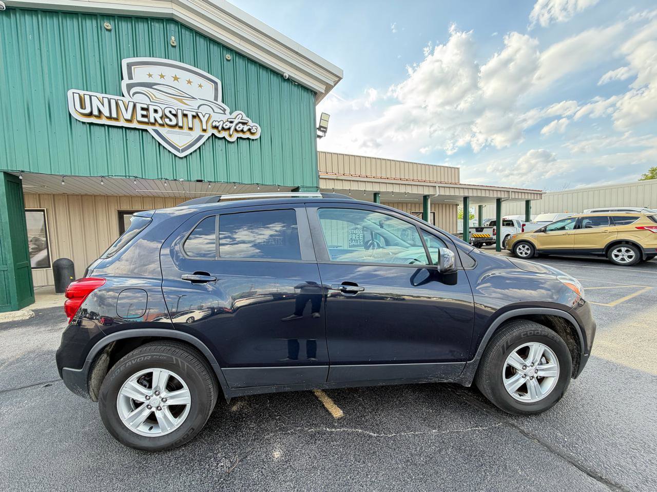 Used 2022 Chevrolet Trax LT w/ Driver Confidence Package AWD/4WD image 2