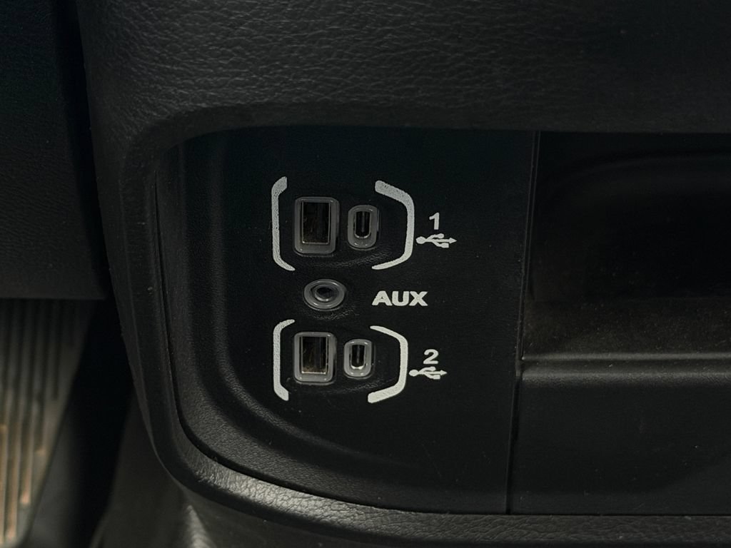 Used 2020 RAM 5500 Tradesman w/ Chrome Appearance Group AWD/4WD image 16