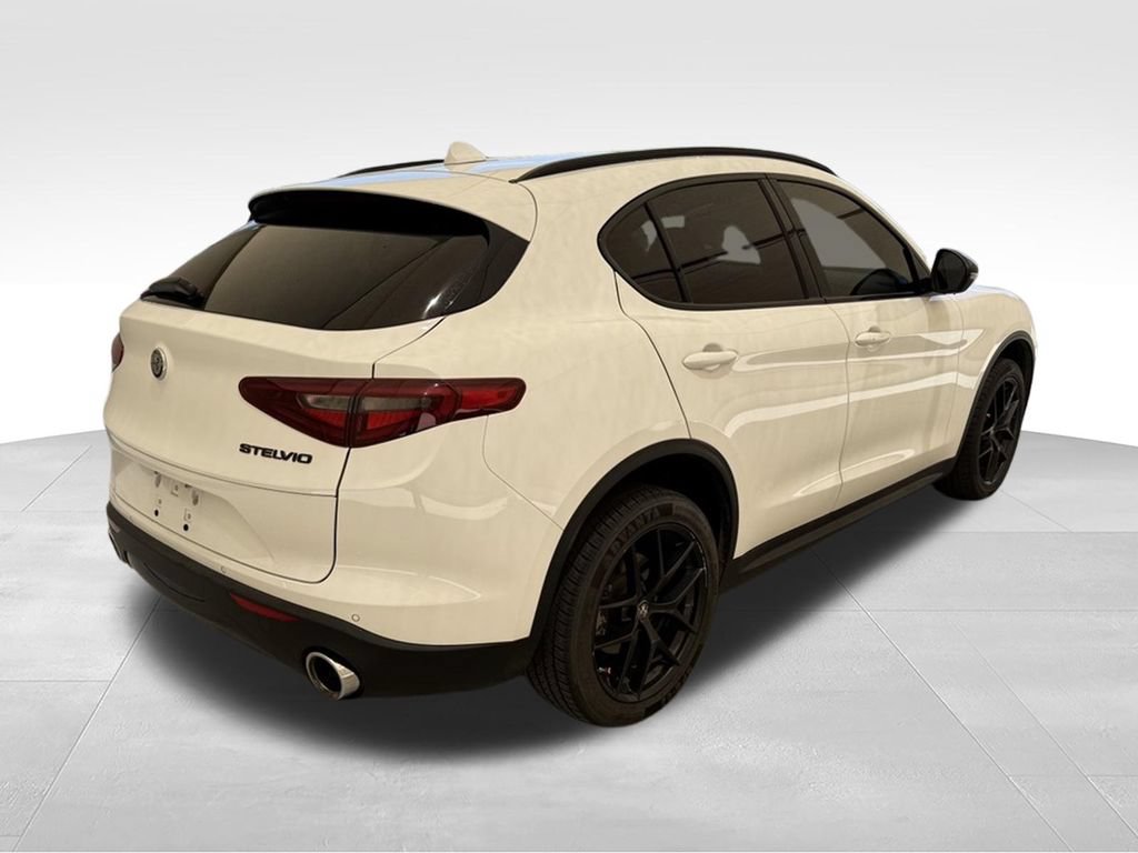 Used 2021 Alfa Romeo Stelvio Sprint w/ Nero Edizione RWD image 10