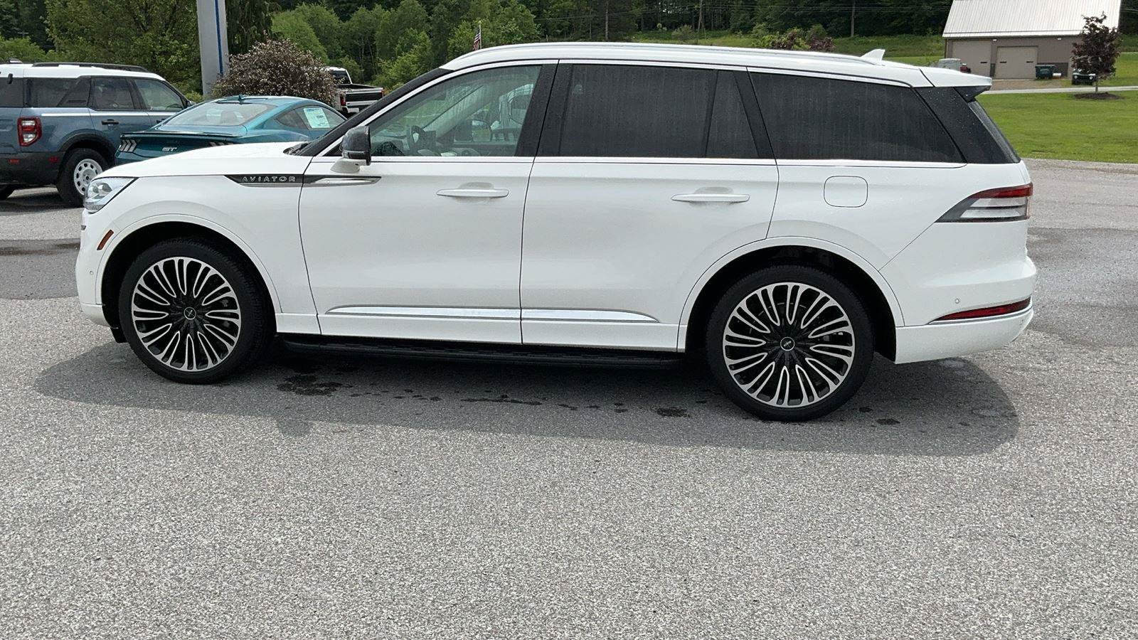 Used 2024 Lincoln Aviator Black Label AWD/4WD image 9