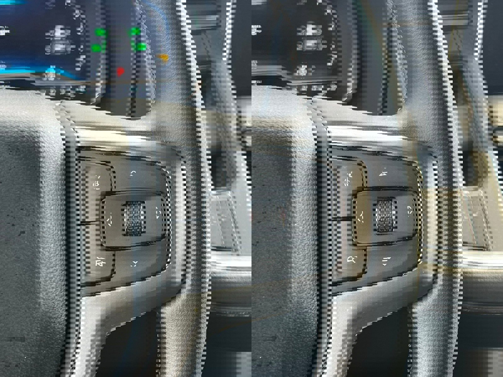 Used 2024 Chevrolet Suburban LT image 32