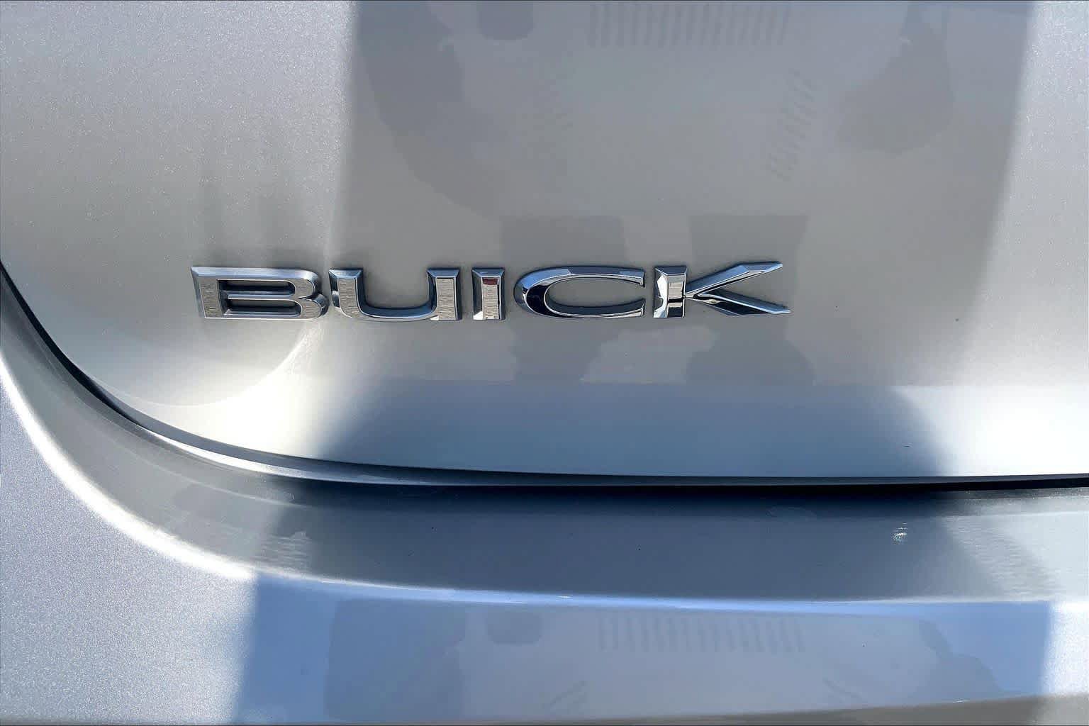 Used 2017 Buick Envision Essence FWD image 31