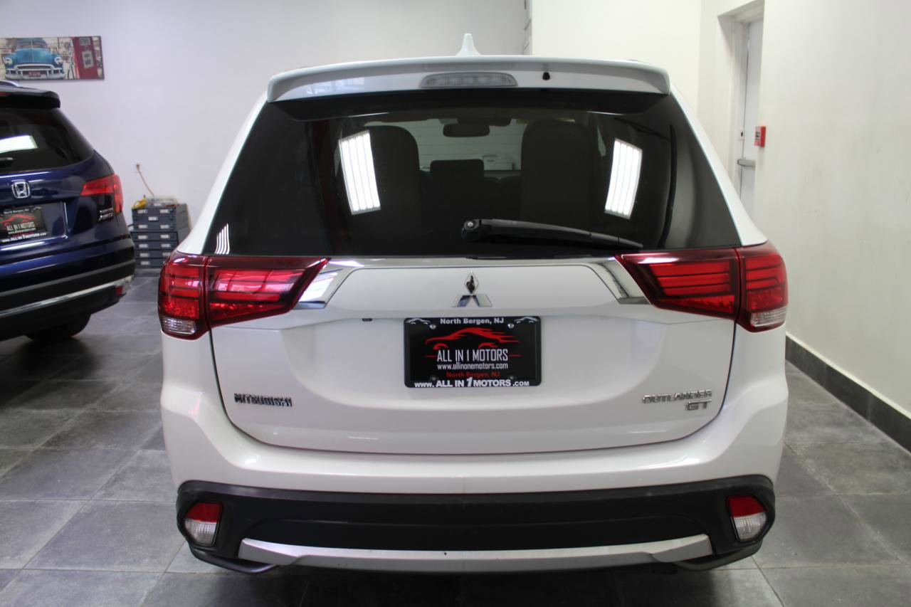 Used 2018 Mitsubishi Outlander GT AWD/4WD image 5