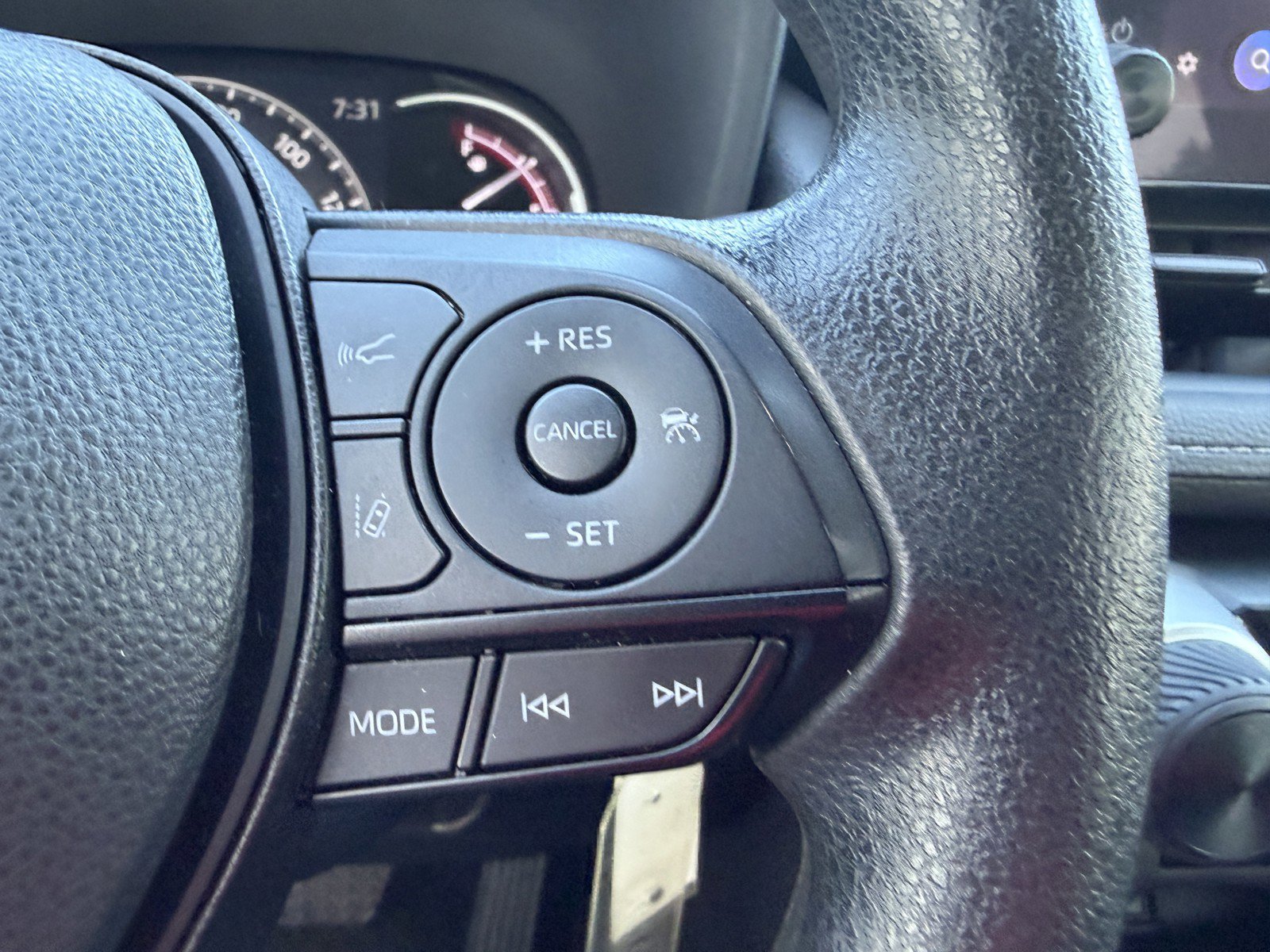Used 2024 Toyota RAV4 LE AWD/4WD image 16