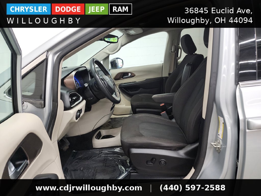 Used 2023 Chrysler Voyager LX FWD image 14