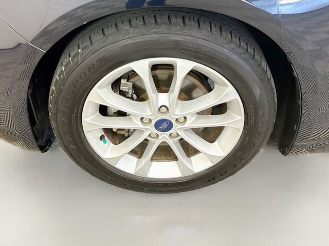 Used 2020 Ford Fusion SE FWD image 29