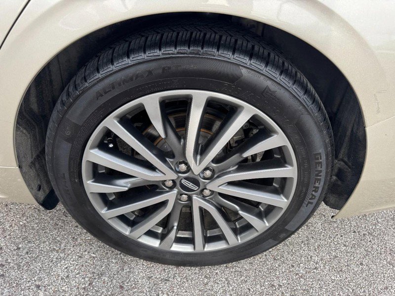 Used 2017 Lincoln Continental Select w/ Climate Package image 27