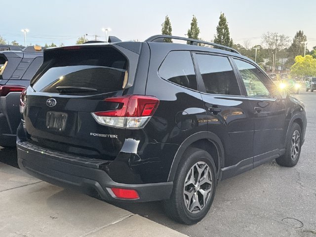 Used 2021 Subaru Forester Premium AWD/4WD image 5