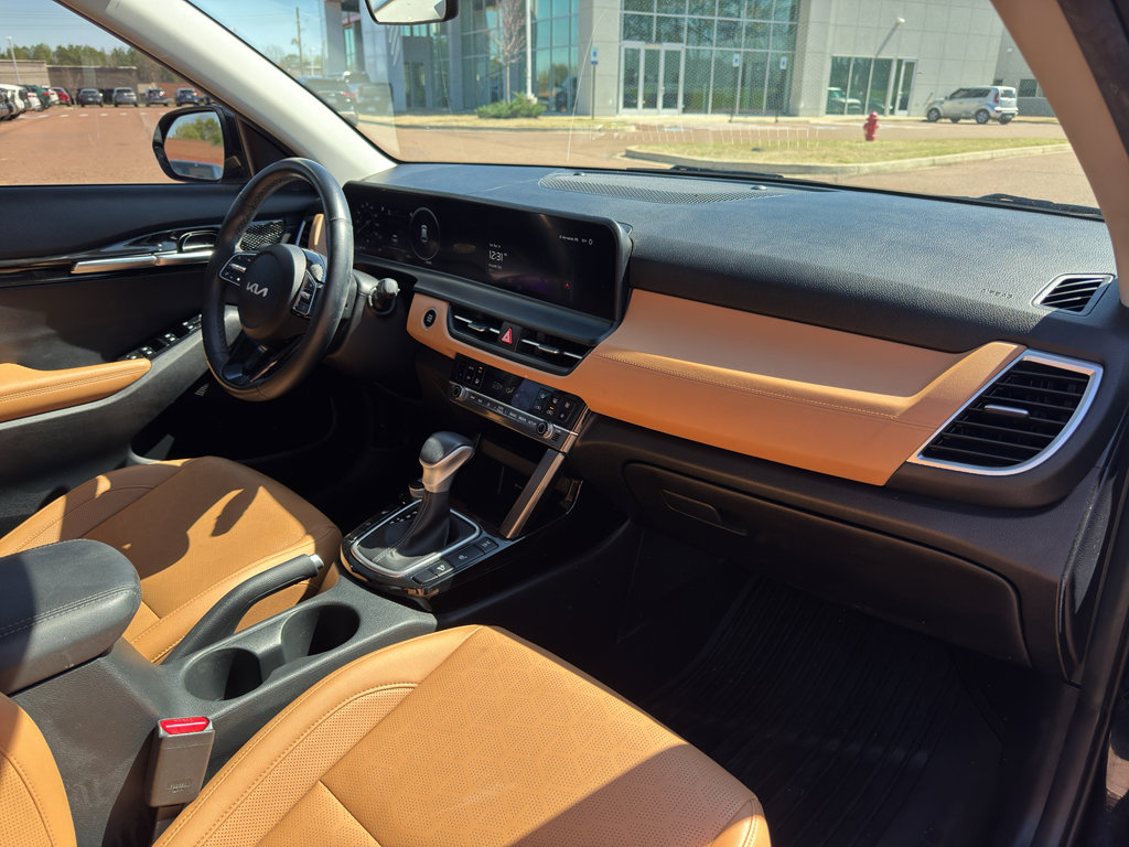 Used 2024 Kia Seltos EX image 17