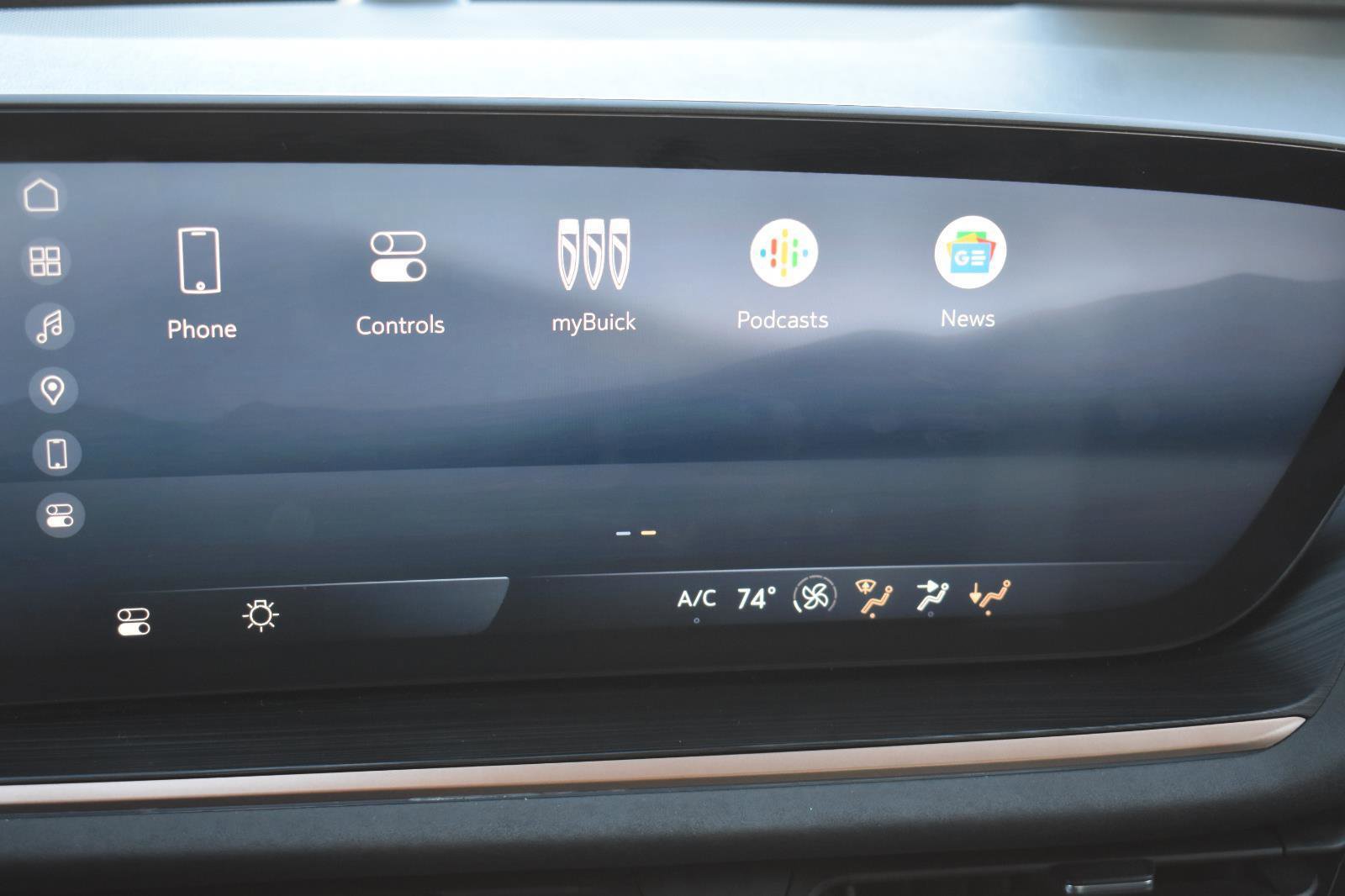 Used 2024 Buick Envision Sport Touring image 10