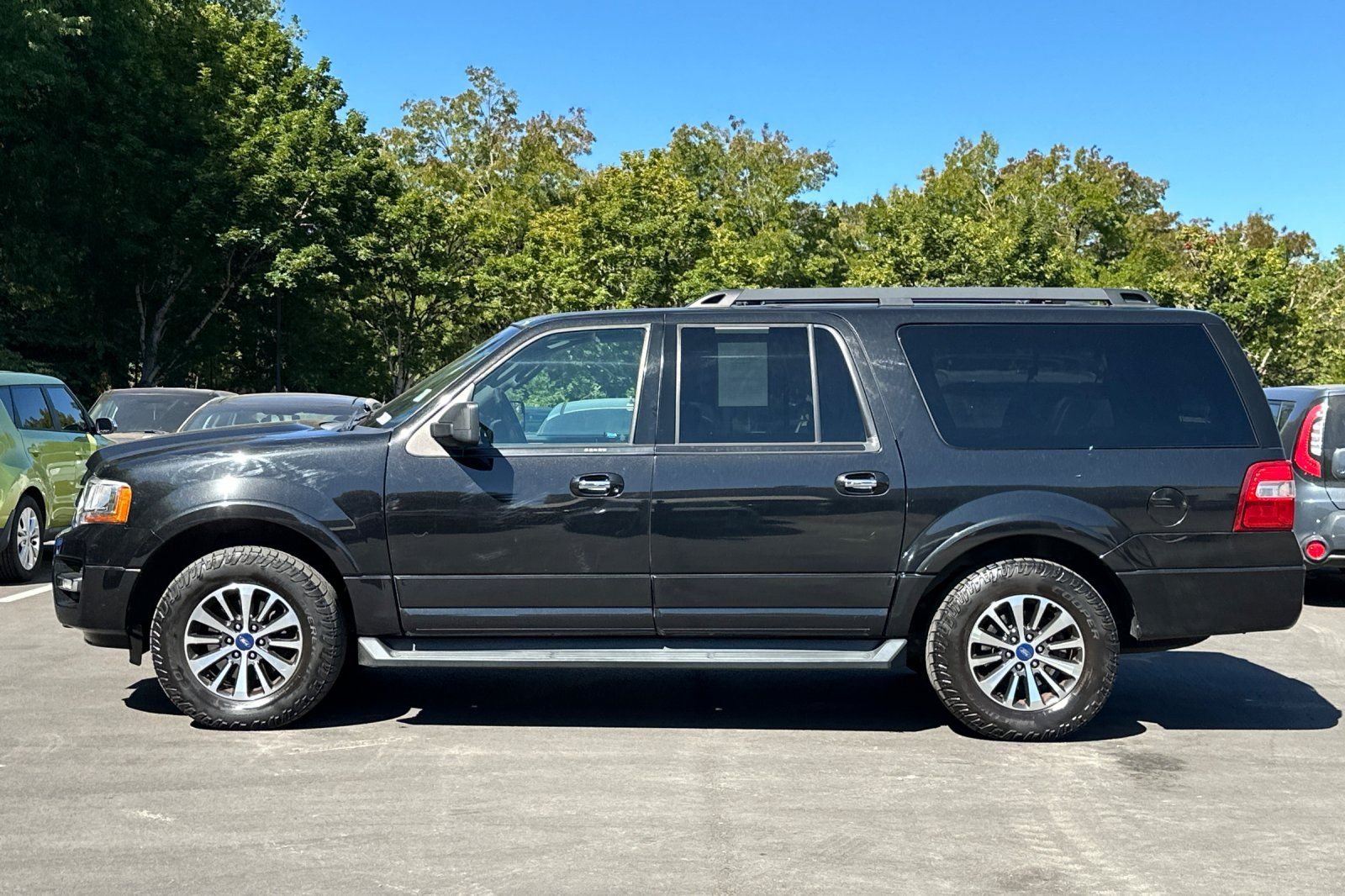 Used 2015 Ford Expedition EL XLT w/ Equipment Group 202A AWD/4WD image 7