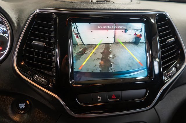 Used 2020 Jeep Cherokee Limited image 26