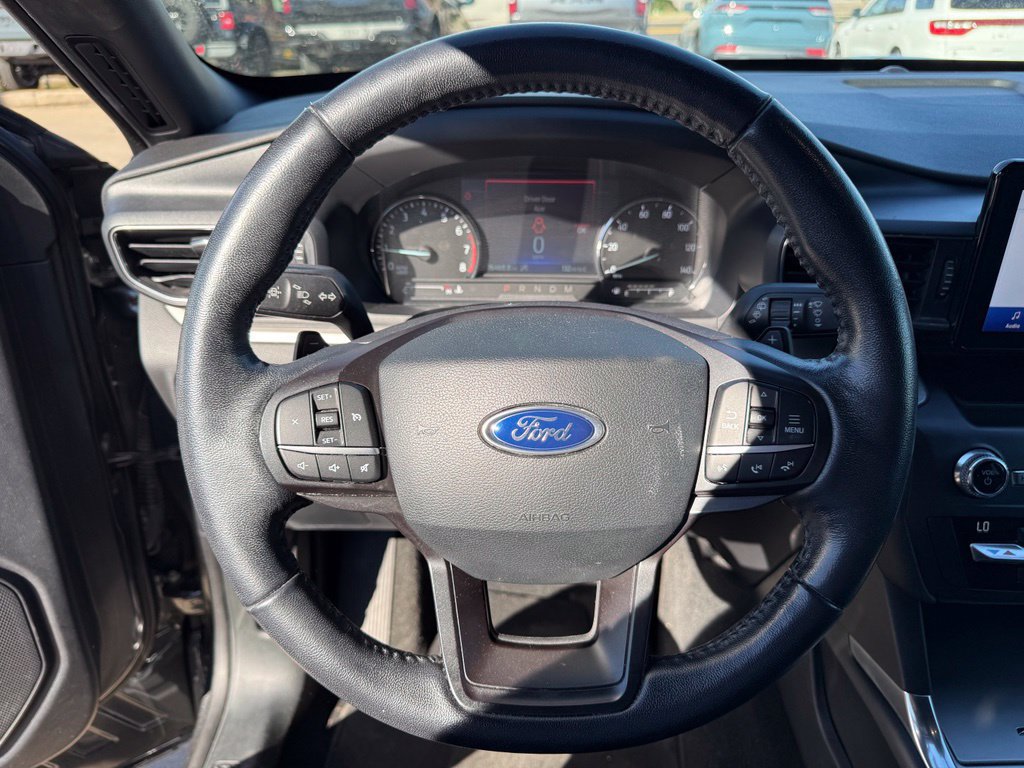 Used 2020 Ford Explorer XLT w/ Equipment Group 202A AWD/4WD image 13