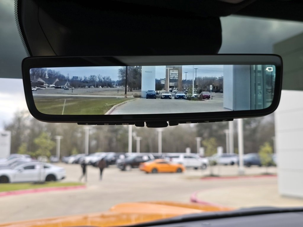 Used 2025 Lexus GX 550 w/ Accessory Package (Z1) image 32