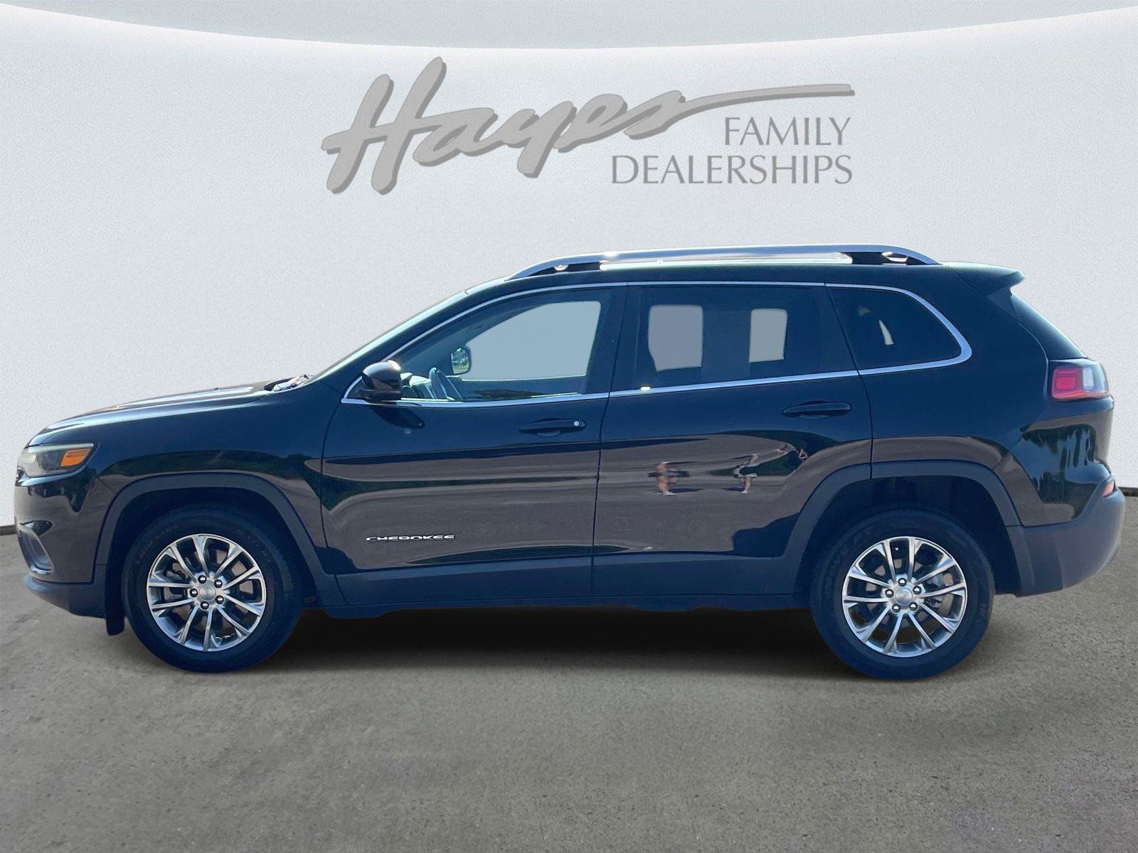 Used 2021 Jeep Cherokee Latitude Plus w/ Sun & Sound Group FWD image 6