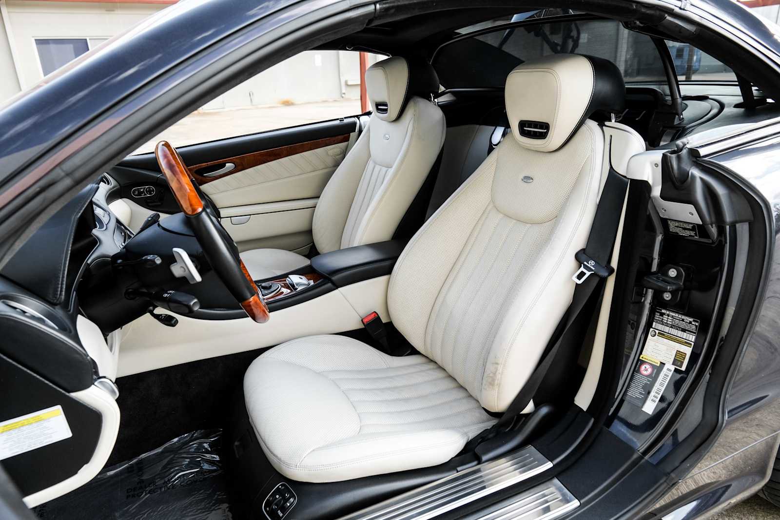 Used 2011 Mercedes-Benz SL 550 image 26