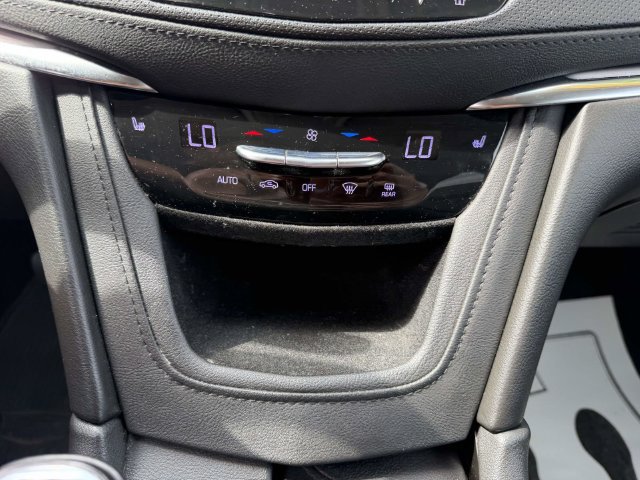 Used 2019 Cadillac XT5 Luxury w/ LPO, Black Ice Package AWD/4WD image 22
