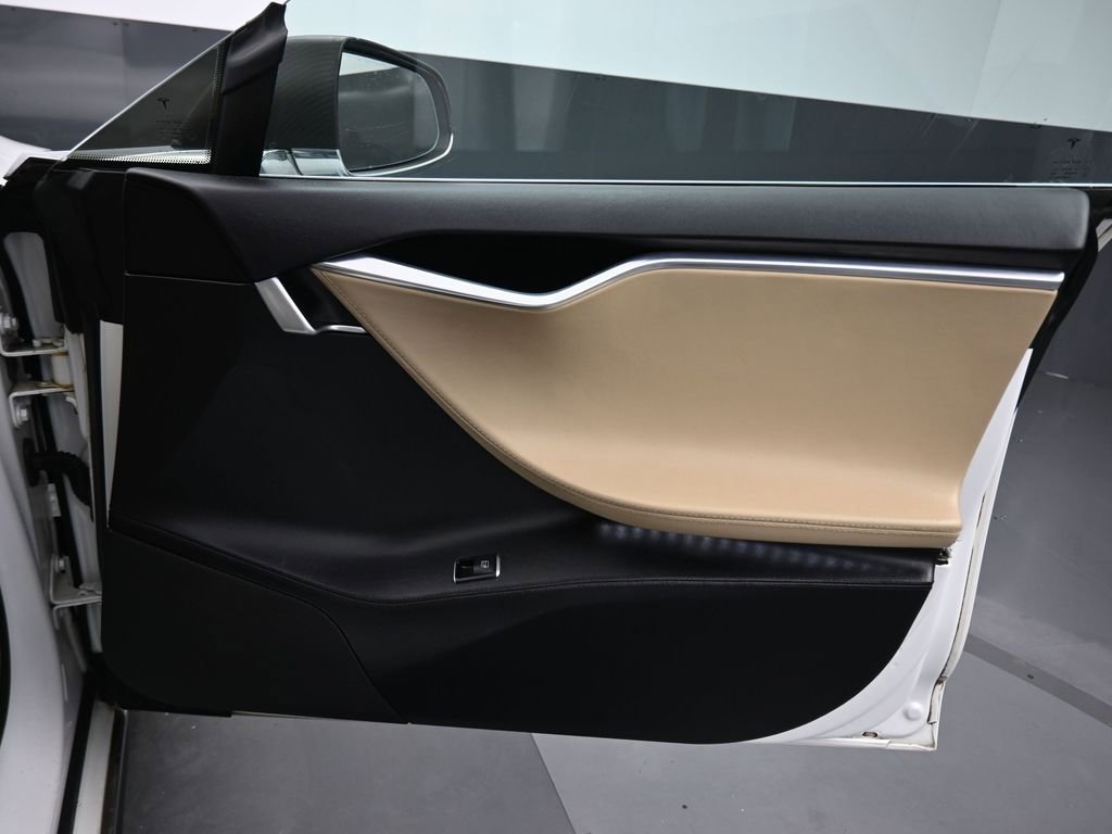 Used 2013 Tesla Model S Performance image 33