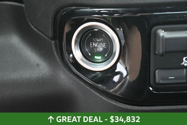 Used 2025 Chevrolet Silverado 1500 LT AWD/4WD image 24